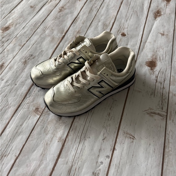 New Balance 574 Gold Sneakers - Picture 2 of 9